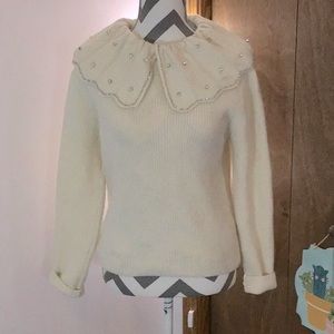 Girls cute Zara sweater with little diamonds. 💎